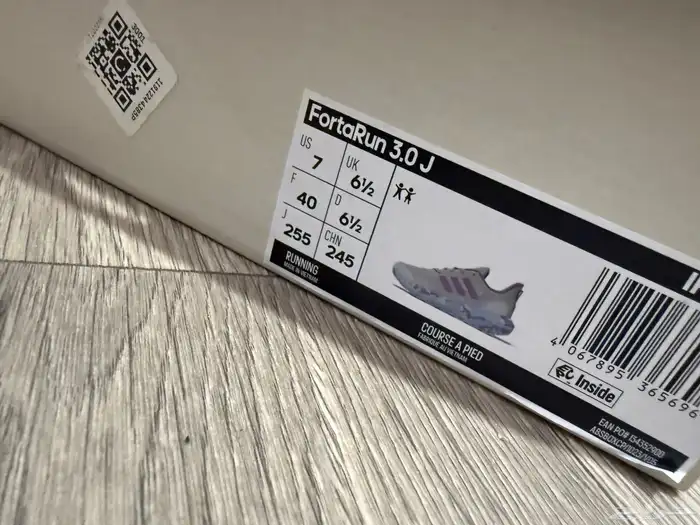 2 حذاء اديداس بالعلب مقاس 40 - 40 ونص مستخدم 9