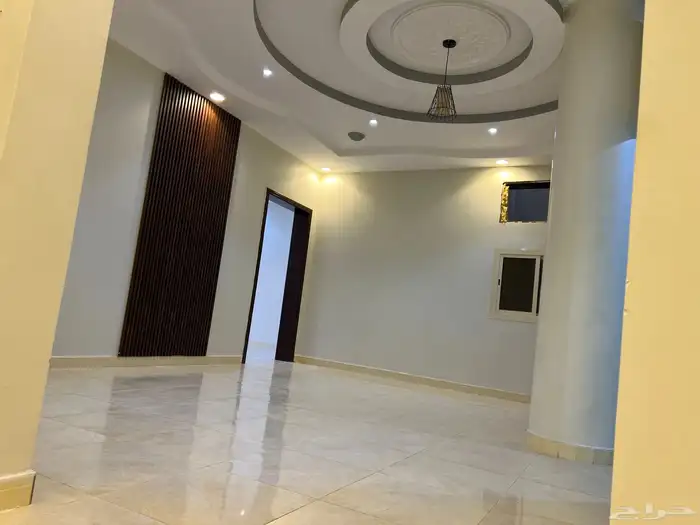 شقة ايجار مكة بالبوابه3 صالتين كبيرة مطبخ راكب مستودع 3غرف 2