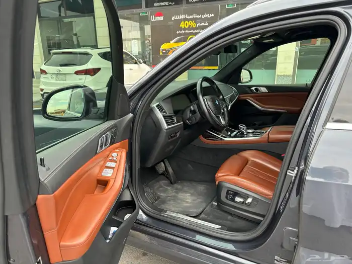 جيب عائلي BMW-X7 بحالة ممتازة موديل 2021 ممشى قليل 6