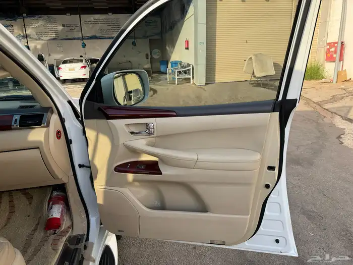 جيب لكزس LX570 فل كامل خليجي 2014 21