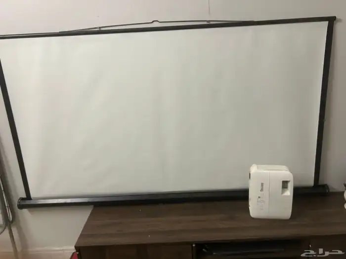 سماعات ومكسرات وبرجكتر وشاشة عرض بروجكتر 13