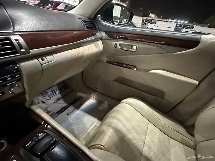 لكزس LS 460 موديل 2013 فل كامل لارج 20