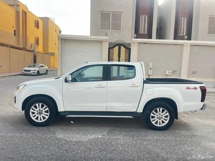 ايسوزو ديماكس 2020 فل دبل نظيف .. 1