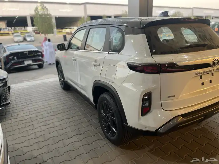 تويوتا اوربان كروز 2026 6