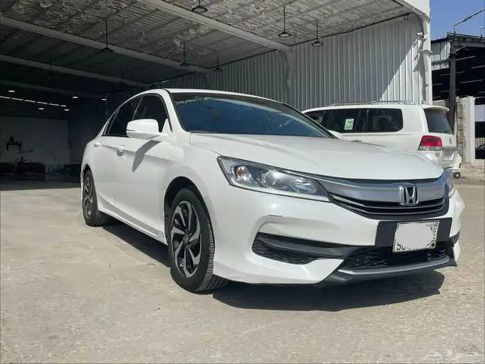 هوندا أكورد سبيشل 2017 ابيض لؤلؤي 2