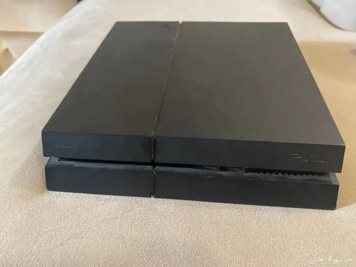 بلاستيشن 4 slim 4