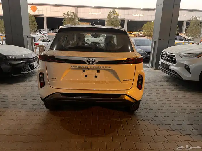 تويوتا اوربان كروز 2026 4