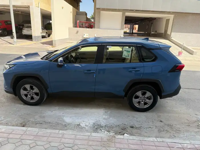 تويوتا راف 4   دبل 2023 الممشي 31 000 6