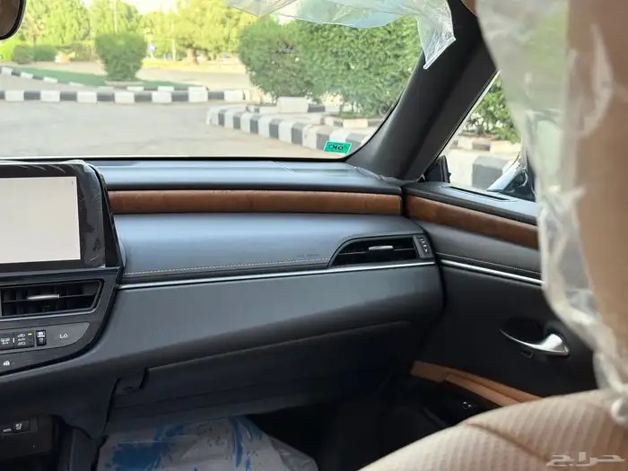 لكزس Es250 فل كامل موديل 2023 41