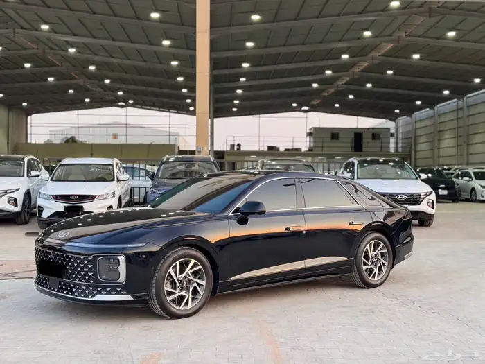 هيونداي ازيرا 2024 اسود نص فل اكسكلوسف 1