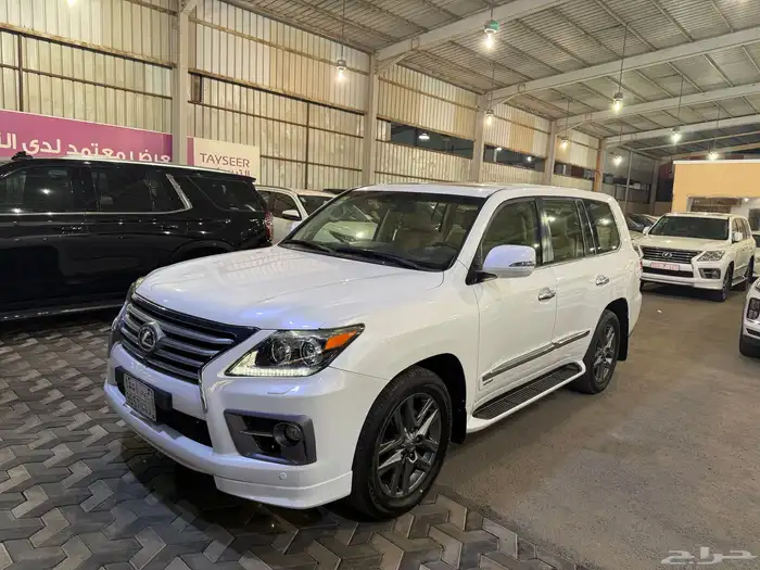 جيب لكزس 2015 LX570. 0