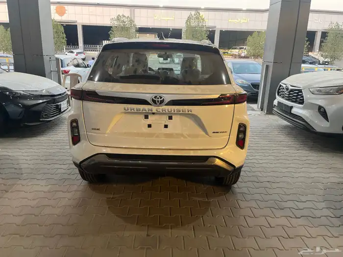 تويوتا اوربان كروز 2026 3