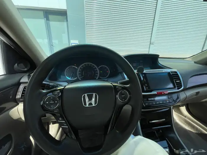 هوندا أكورد سبيشل 2017 ابيض لؤلؤي 14