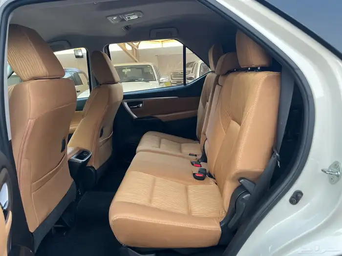 فورتشنر 2022 بنزين 6سلندر نظيف جدا لدى قمة الاطلال 39