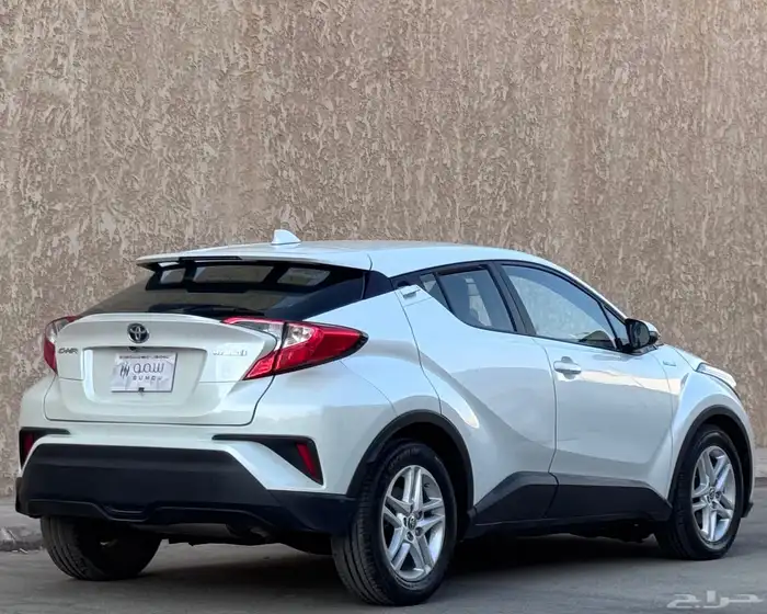 تويوتا C-HR 2022 بحالة ممتازة اقتصادي بالبنزين 5