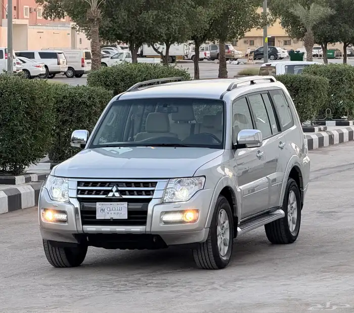باجيرو موديل 2020 نص فل نظيفف شاشة 1