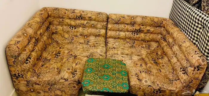 ركنه بالسجاد والطاوله 0