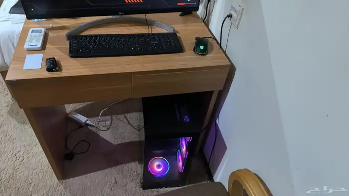 للبيع جهاز كمبيوتر قوى قيمنق (Gaming PC) مع شاشة LG 4K 13