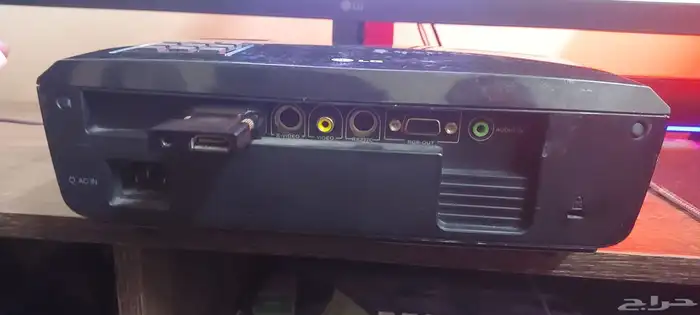 بروجكتر من شركة LG عالي الوضوح مع قطة HDMI خلفية 3