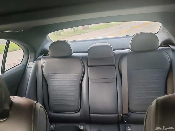مرسيدس C300 kit Amg نايت بكج موديل 2023 وارد أمريكا 14
