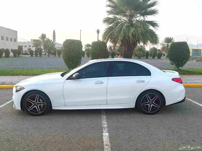 مرسيدس C300 kit Amg نايت بكج موديل 2023 وارد أمريكا 4
