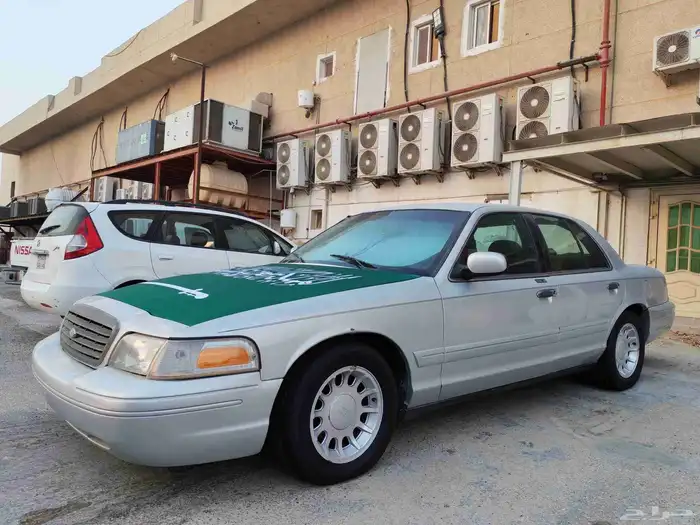 للبيع فورد كراون فكتوريا موديل 2000 10