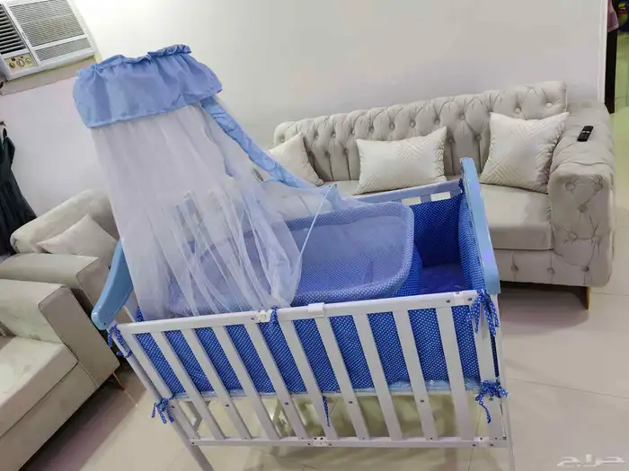 سرير اطفال وكرسي سياره 2