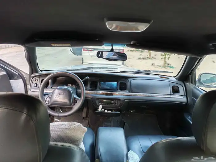 للبيع فورد كراون فكتوريا موديل 2000 11