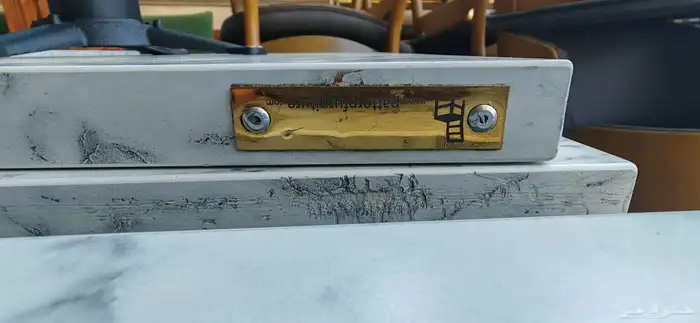 كراسي وطاولات فاخرة لمحلات الكوفي والشاي 12