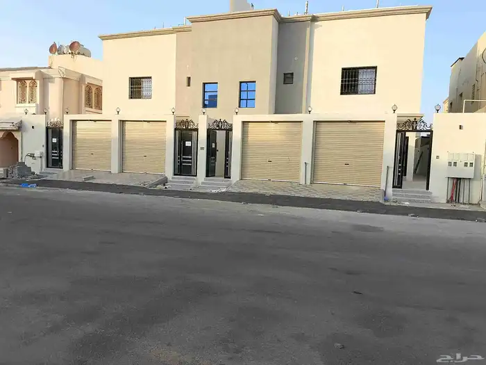 للبيع شقه دوبلكس بالدمام حي احد جديده 760 الف 0