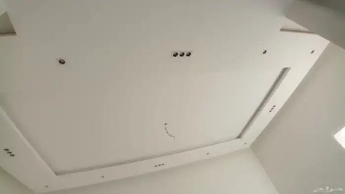 السلام عليكم ورحمة الله انا كهربائي منازل تمديد تأسيس صيانة 0