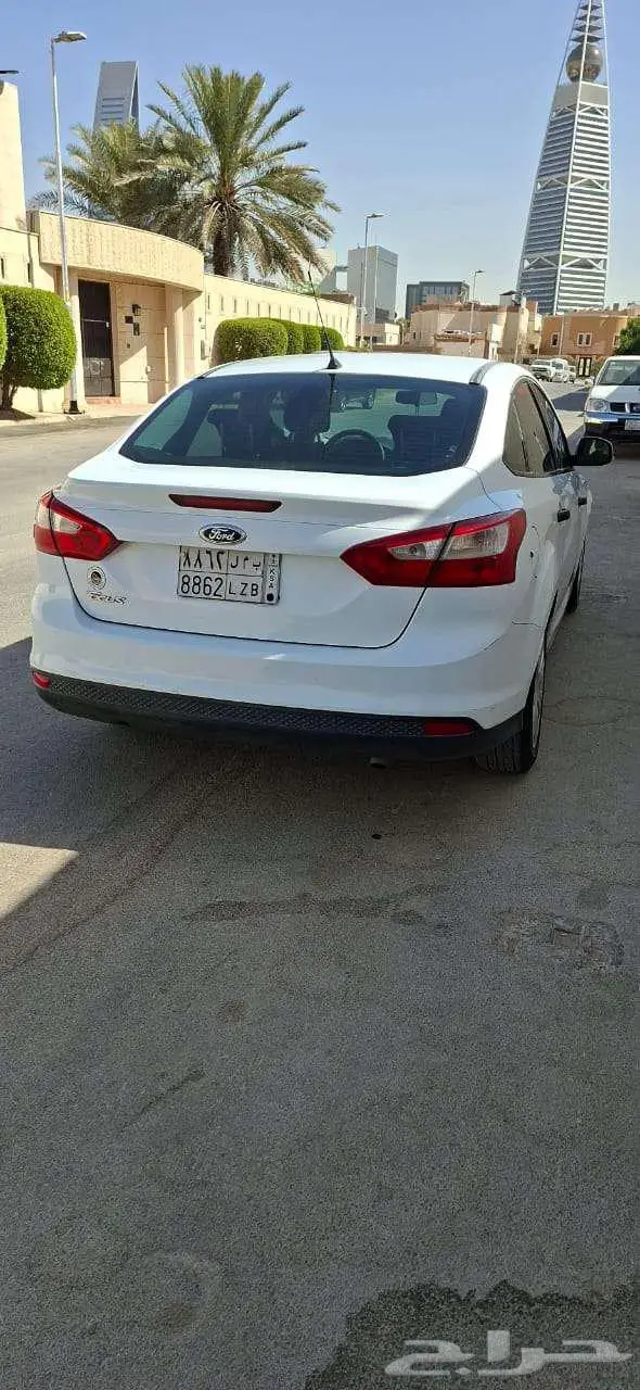 فورد فوكس 2012 نظيف 15