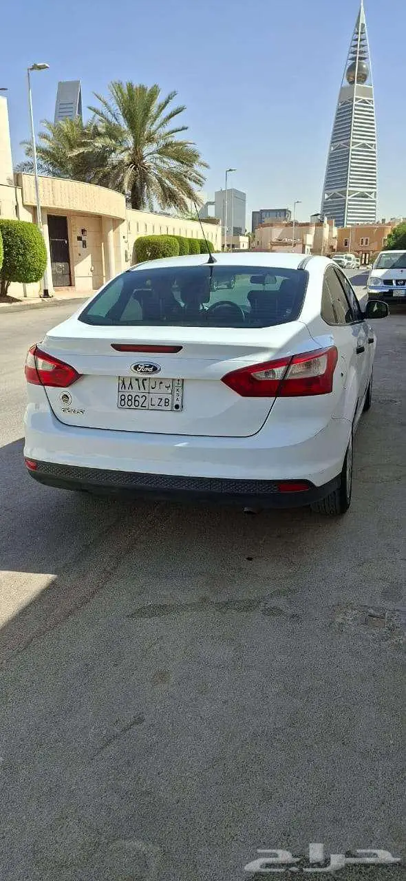 فورد فوكس 2012 نظيف 16