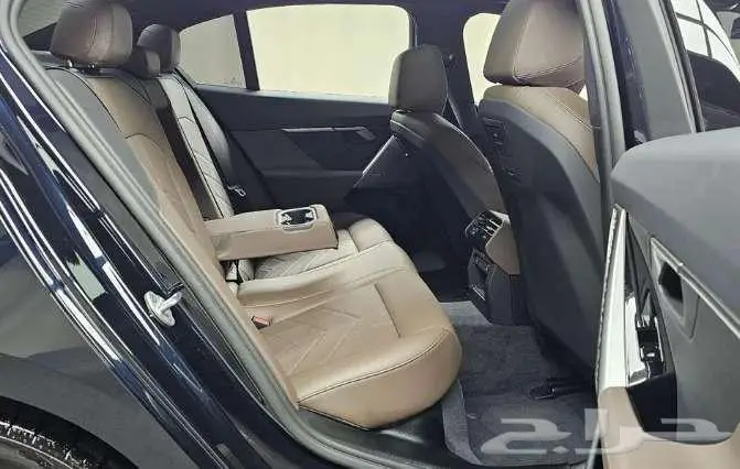 BMW 520iM موديل2025 الميموني للاستيراد بكوريا 9