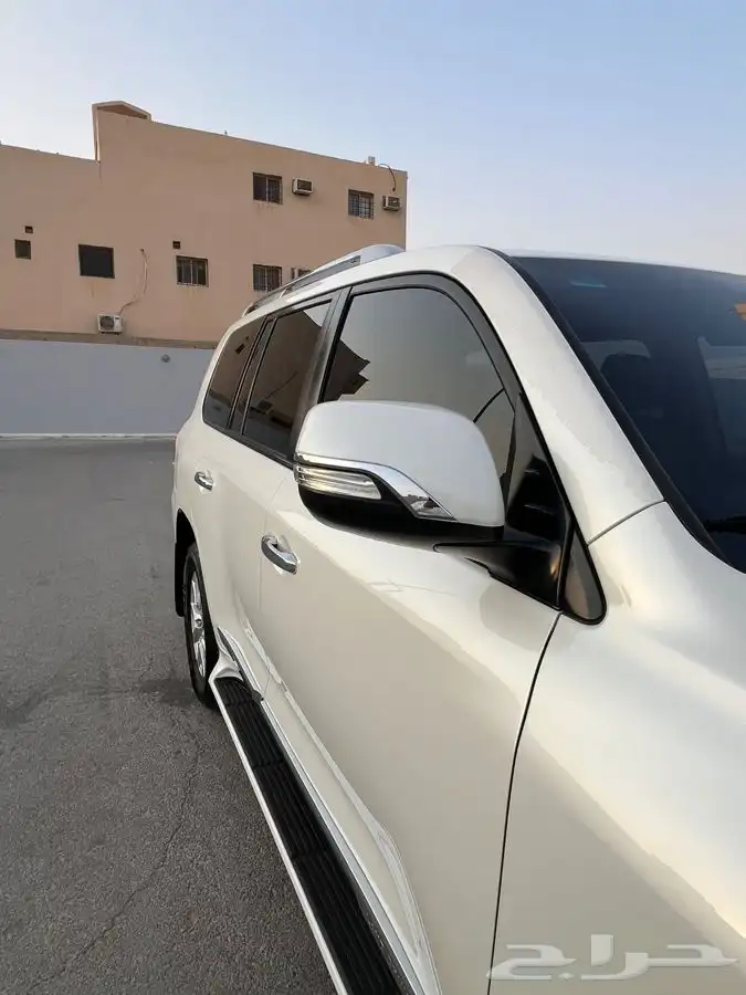 جيب لاندكرزور فل كامل 8 سلندر نظيف جدا 3