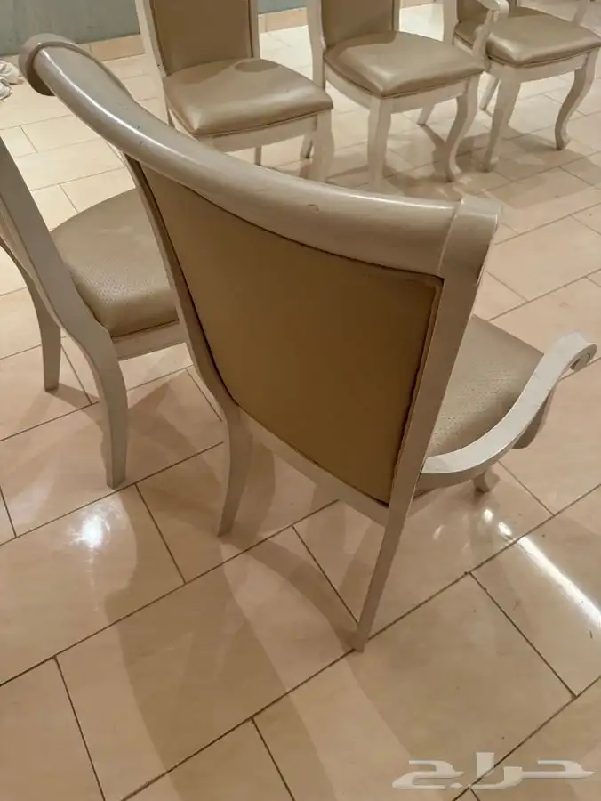 8 كراسي طعام للبيع 1