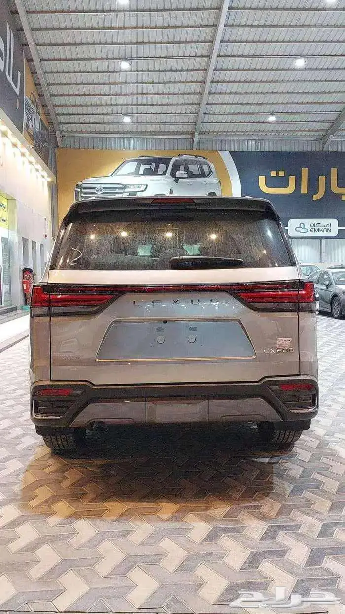 لكزس 2025 BB سعودي داخلي اوف ويت رصاصي 4