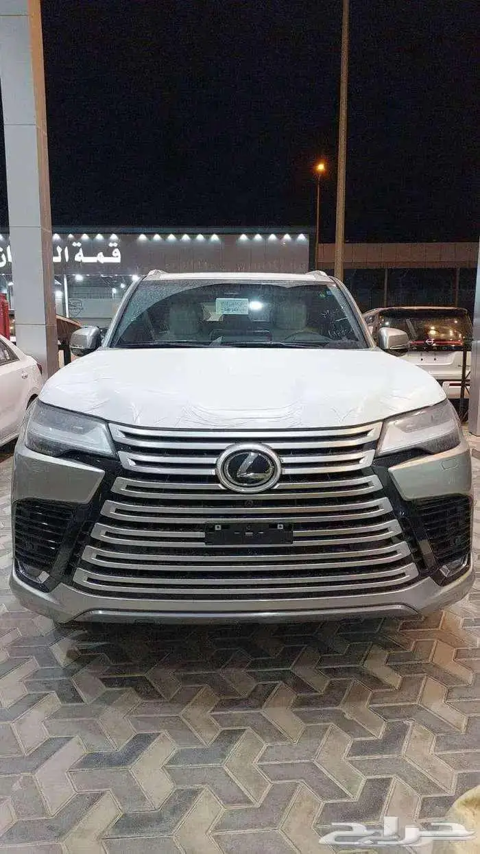 لكزس 2025 BB سعودي داخلي اوف ويت رصاصي 1