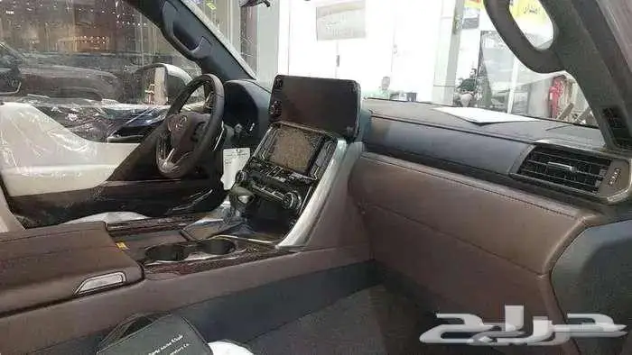 لكزس 2025 BB سعودي داخلي اوف ويت رصاصي 8