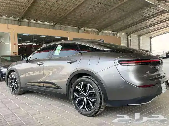 تويوتا كراون بريميوم مستخدم 2025 6