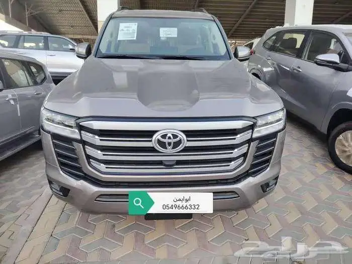 لاند كروزر GXR 2025 3