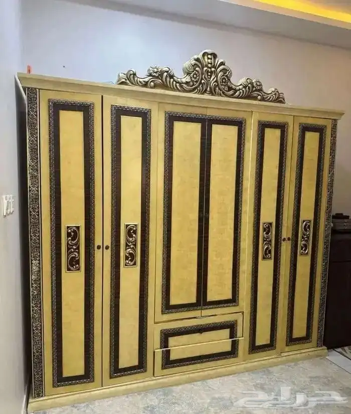 معلم نجار ابواب وديكورات خشبية 4