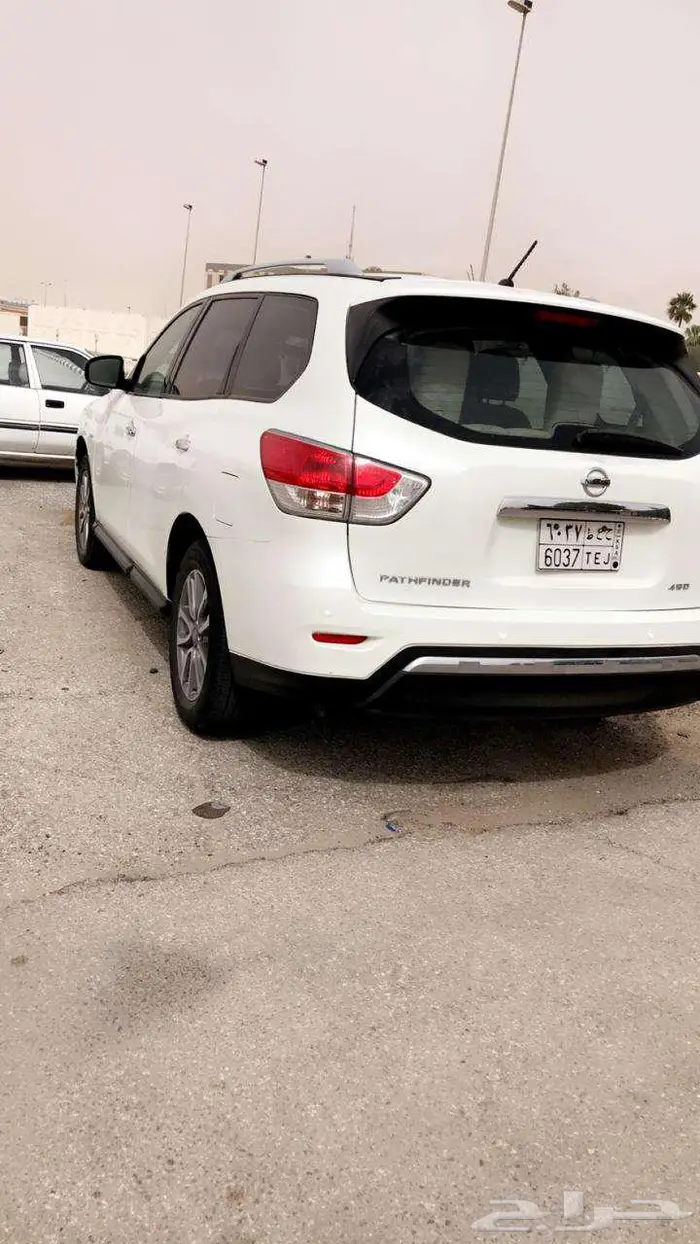 نيسان 4