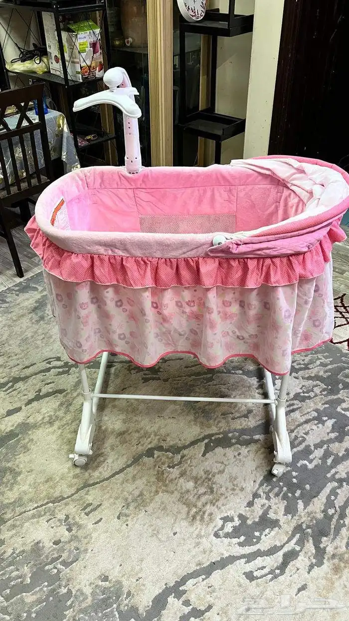 سرير اطفال 2