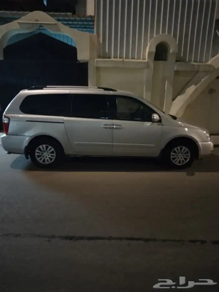 كيا كرنفال 2013 مالك اول للبيع 2