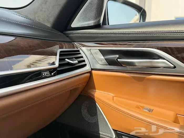 بي ام دبليو 750 فل كامل المواصفات 11