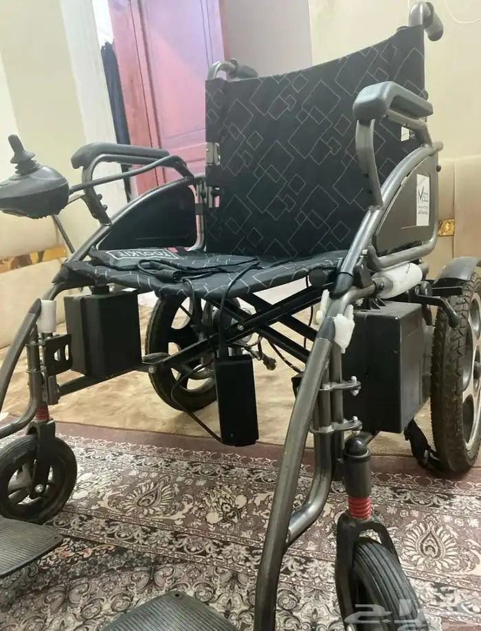 عربيه كهربائيه مع اغراضها كاملها للبيع 1600 1