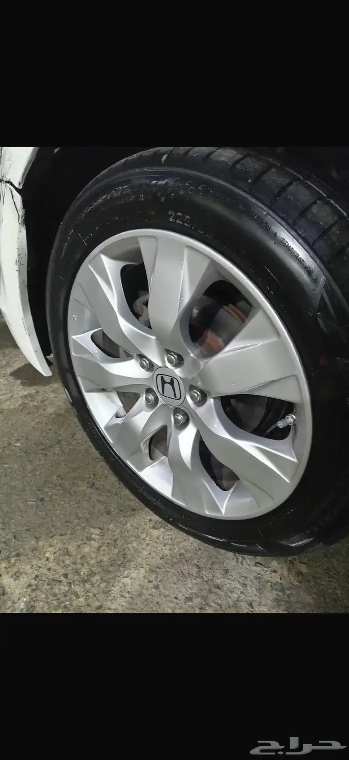 للبيع جنوط وكفر اكورد مقاس الجنوط 17 والكفر مقاس 225.50.17 1