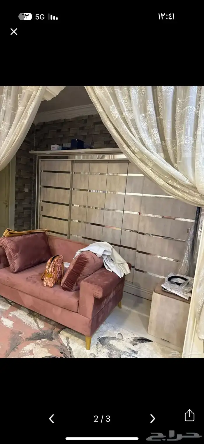 غرفه نظيفه مافيها إلا سحوب التسريحه 1