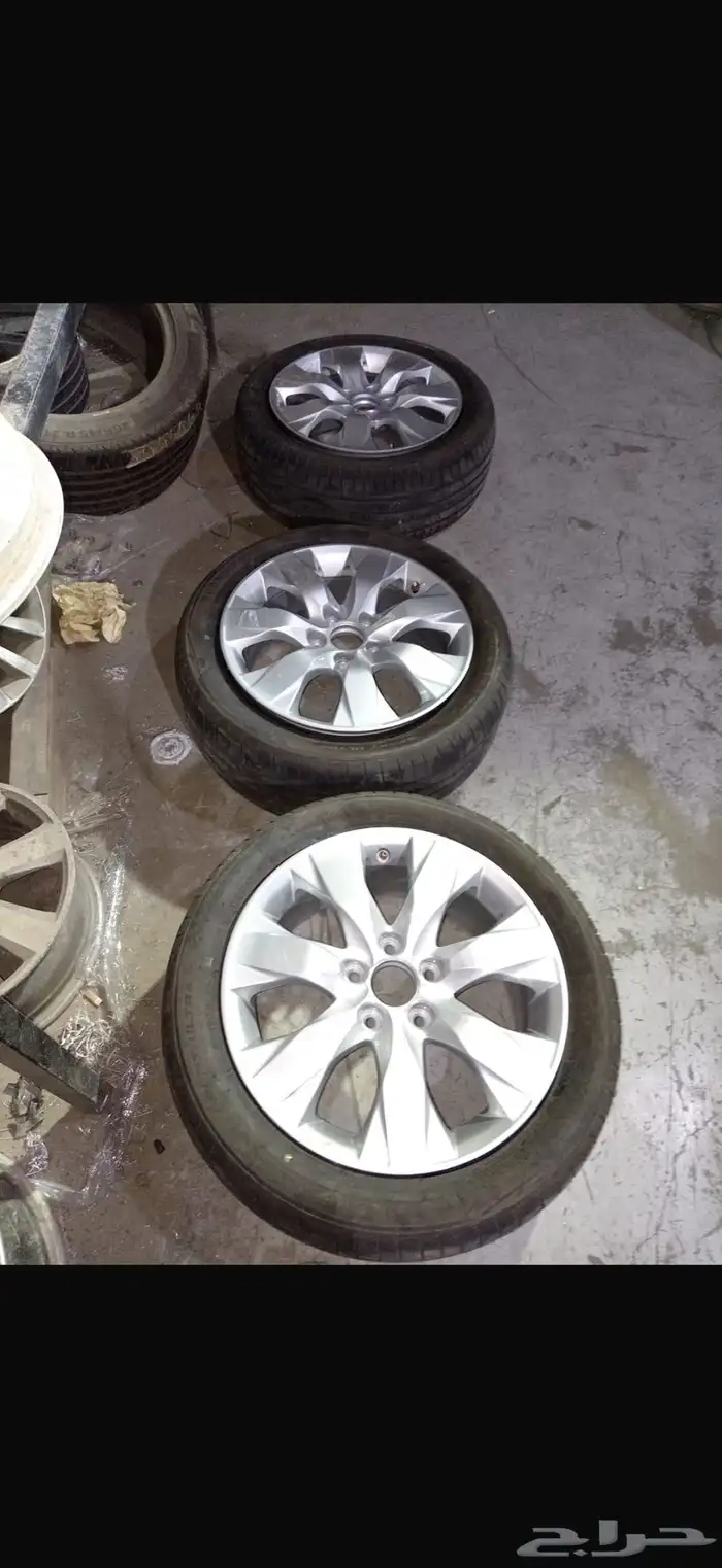 للبيع جنوط وكفر اكورد مقاس الجنوط 17 والكفر مقاس 225.50.17 0